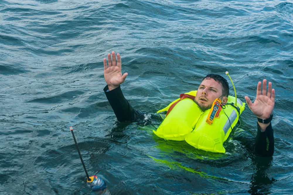 OCEAN SIGNAL Balise de détresse RESCUEMEEPIRB3
