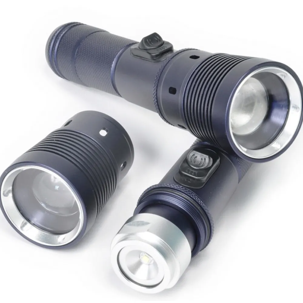 BEST DIVERS Lampe de plongée Bellatrix Super 2200