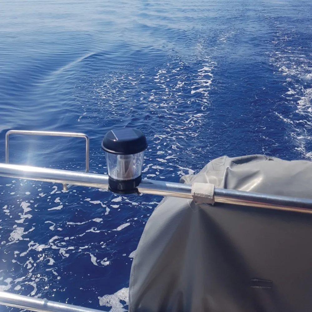 NUOVA RADE Lampe marine à energie solaire