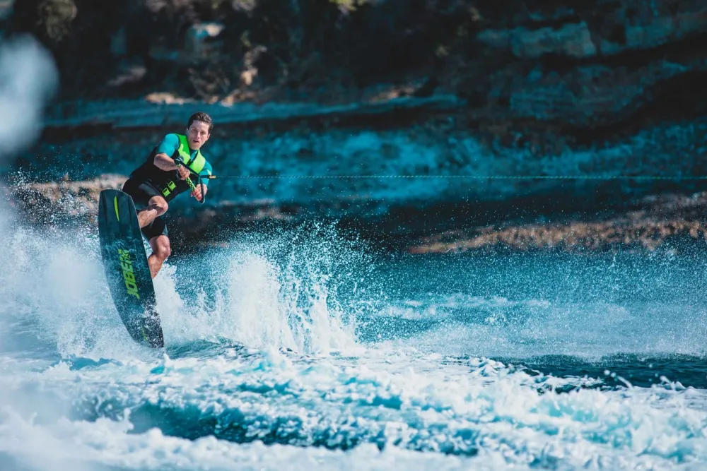 JOBE Pack Wakeboard Vanity 141 et chausses Maze