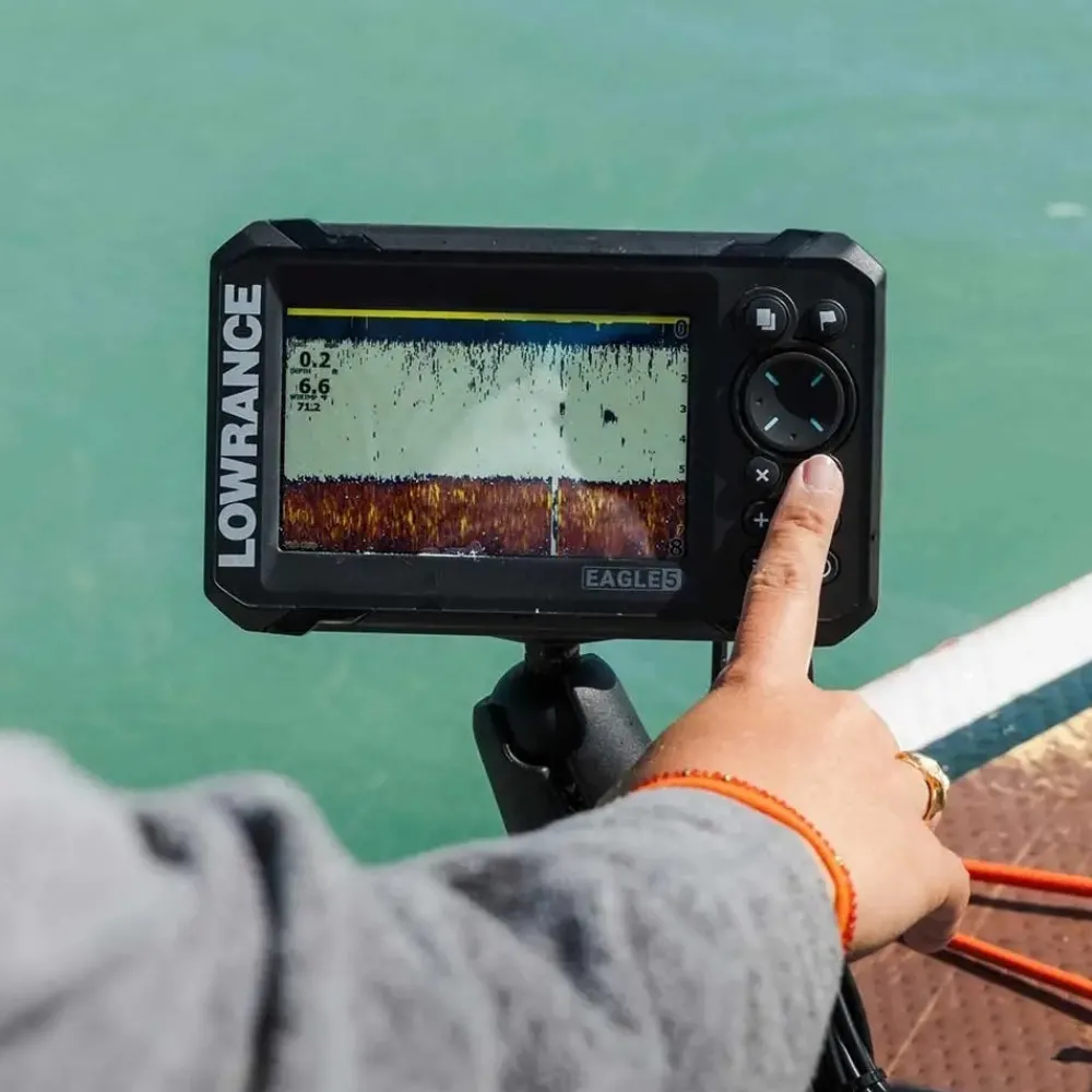 LOWRANCE Sondeur GPS Eagle 5 CHIRP HDI + Sonde 83/200/455/800 KHz